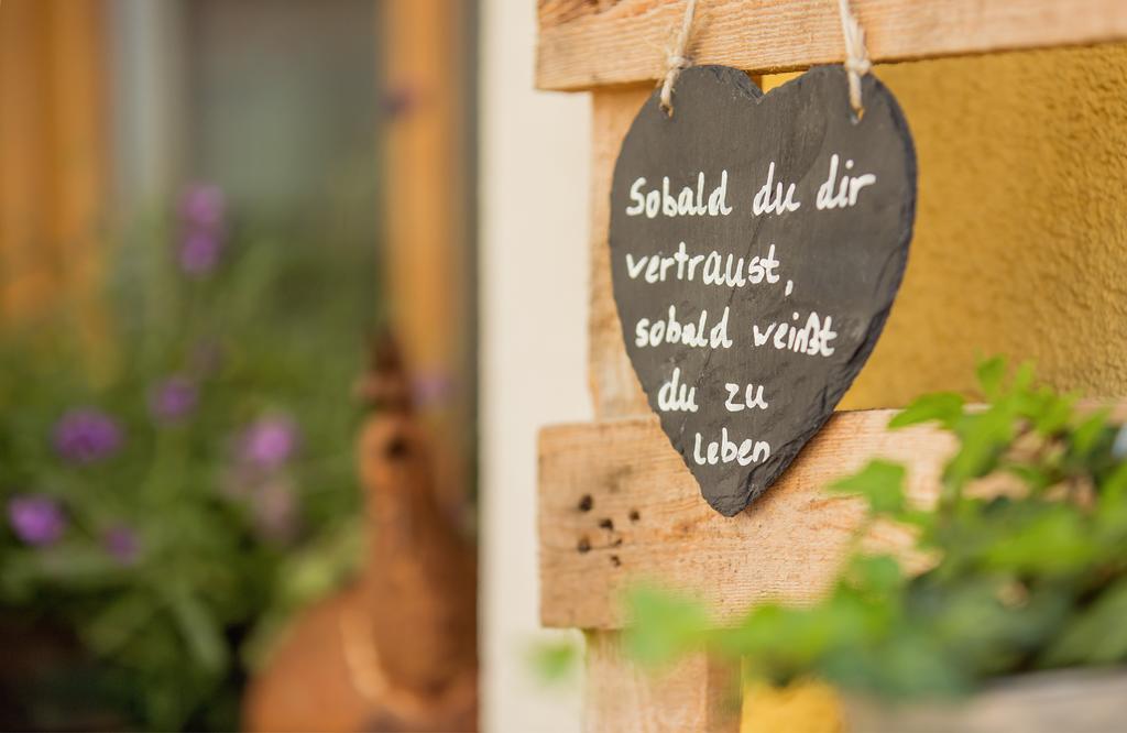 Hotel Gasthof Zum Kirchenwirt Puch bei Hallein Bagian luar foto