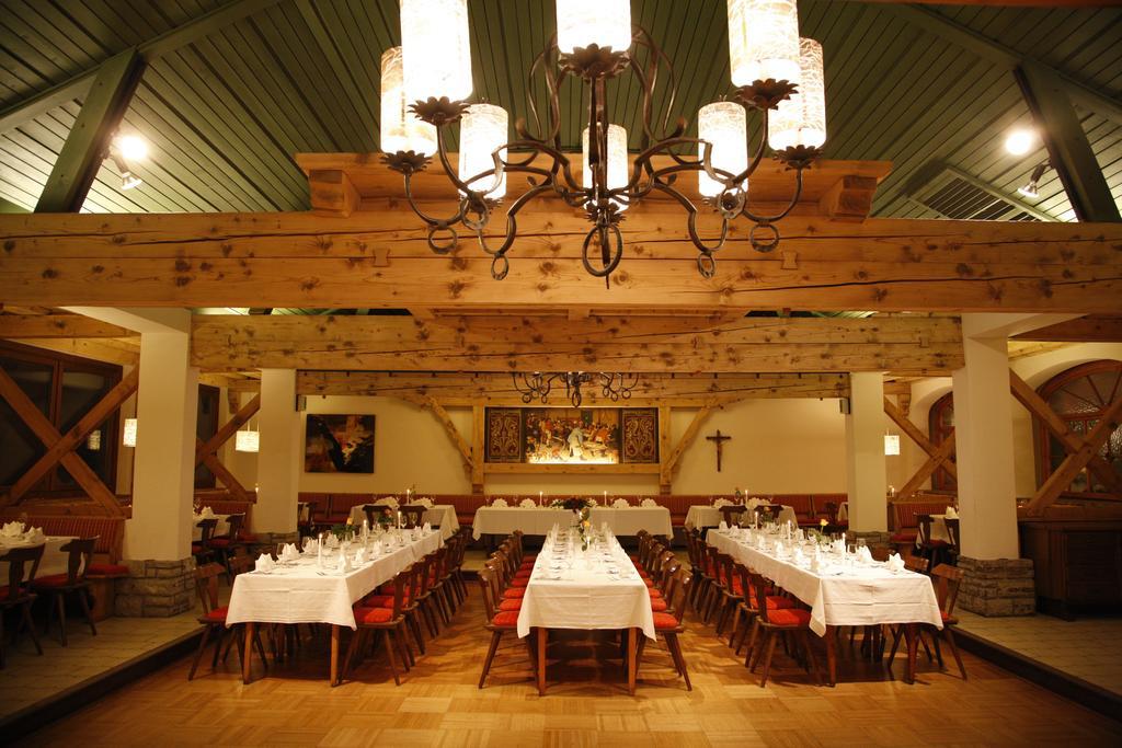 Hotel Gasthof Zum Kirchenwirt Puch bei Hallein Bagian luar foto