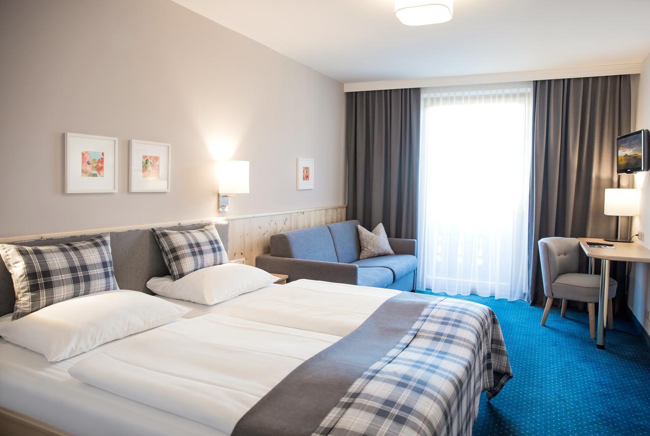 Hotel Gasthof Zum Kirchenwirt Puch bei Hallein Bagian luar foto